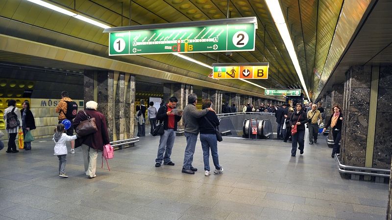 O víkendu nepojede metro mezi Můstkem a Dejvickou